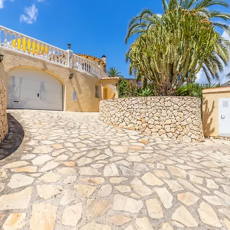 Luna Villa *